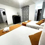 Tu Hogar En Medellin Para 20 Personas